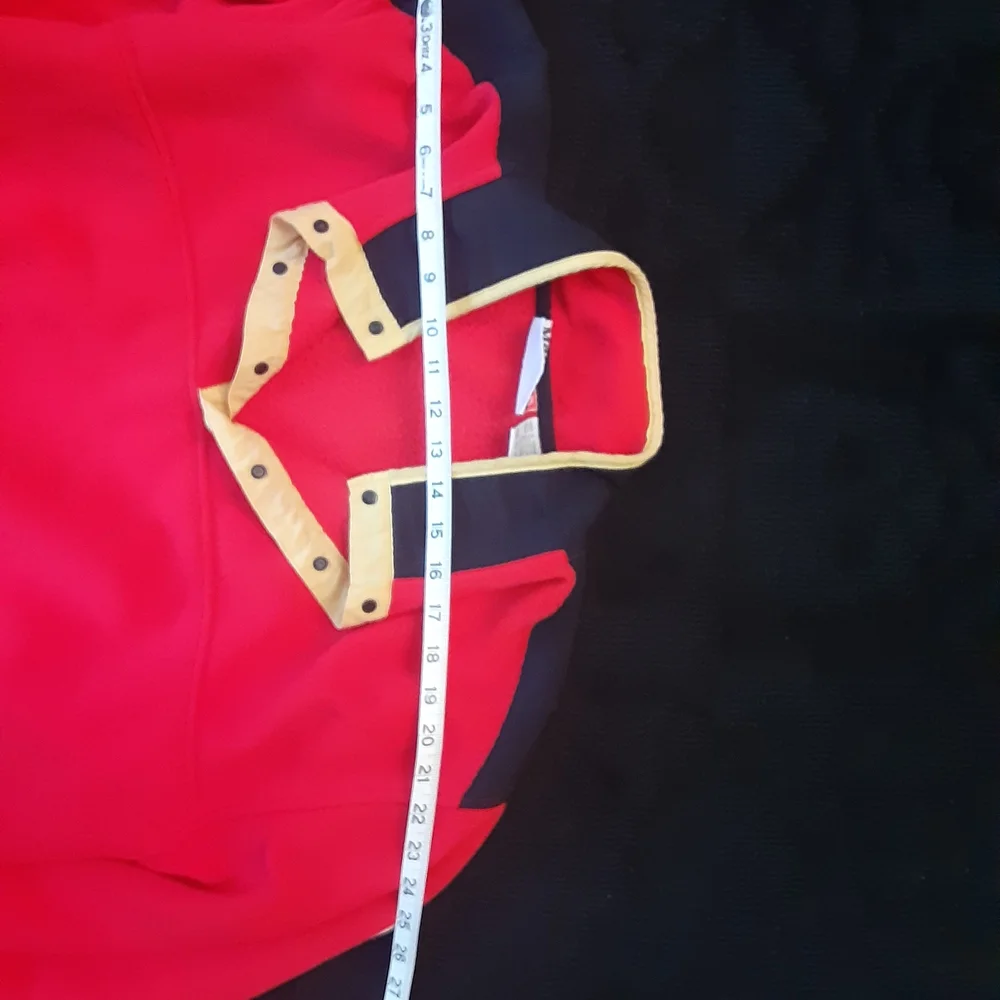 Marlboro Men's Red and Black Sweater - Picture 6 of 6
